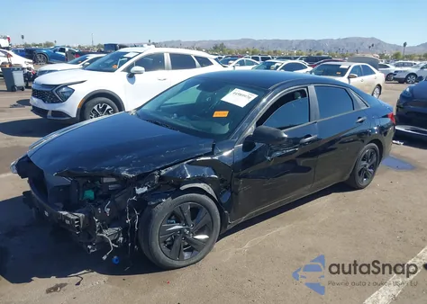 2022 Hyundai Elantra Sel z USA, uszkodzony, nr VIN KMHLS4AG7NU216899